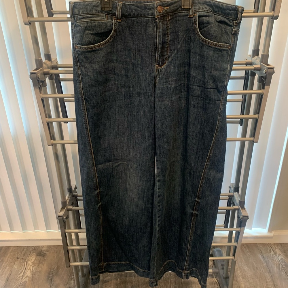 Pilcro wide leg trouser jean from Anthropologie. Size 16w #plus